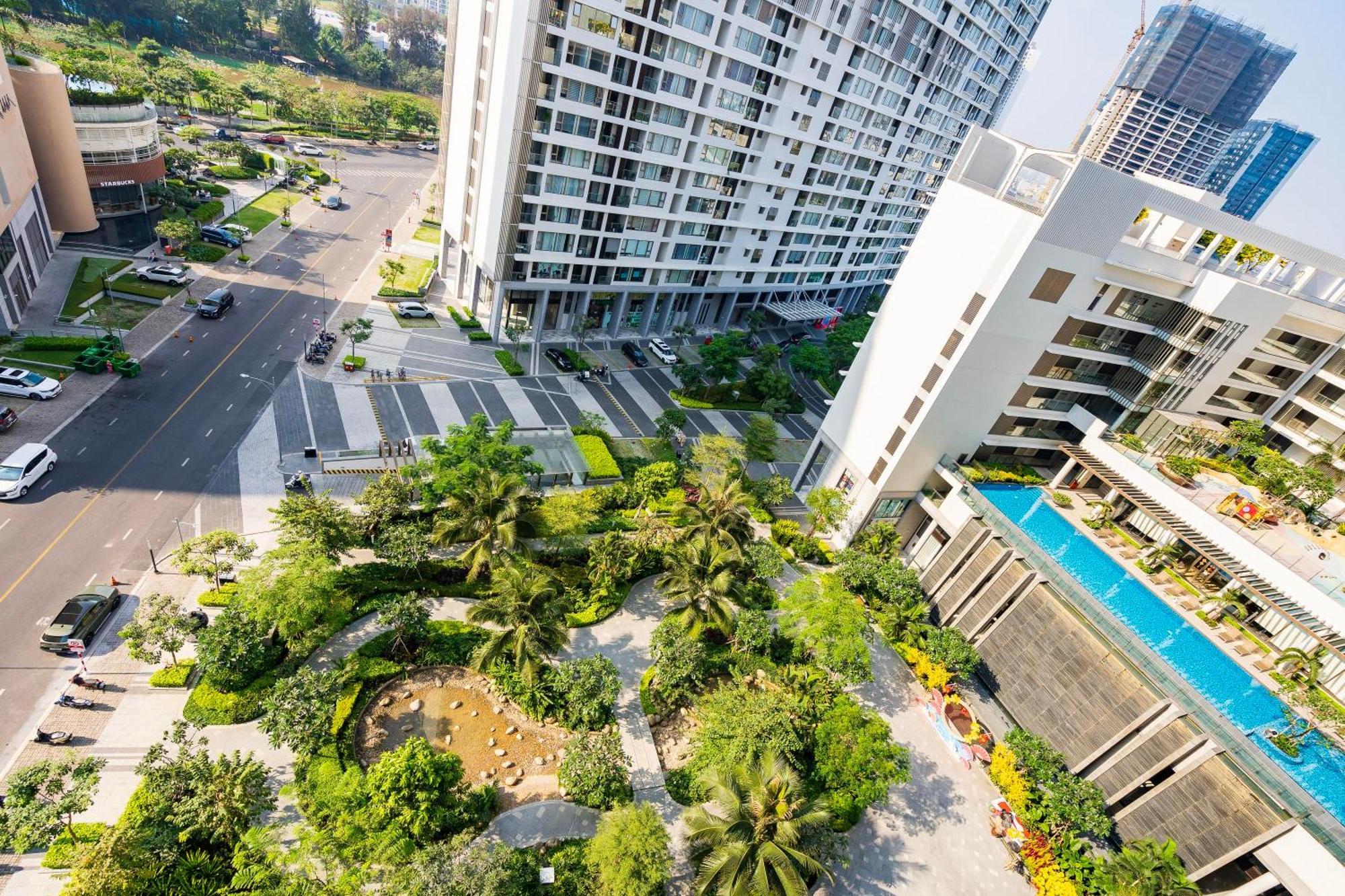 The Peak Midtown Twobedroom With Balcony Ho Si Minh-város Kültér fotó